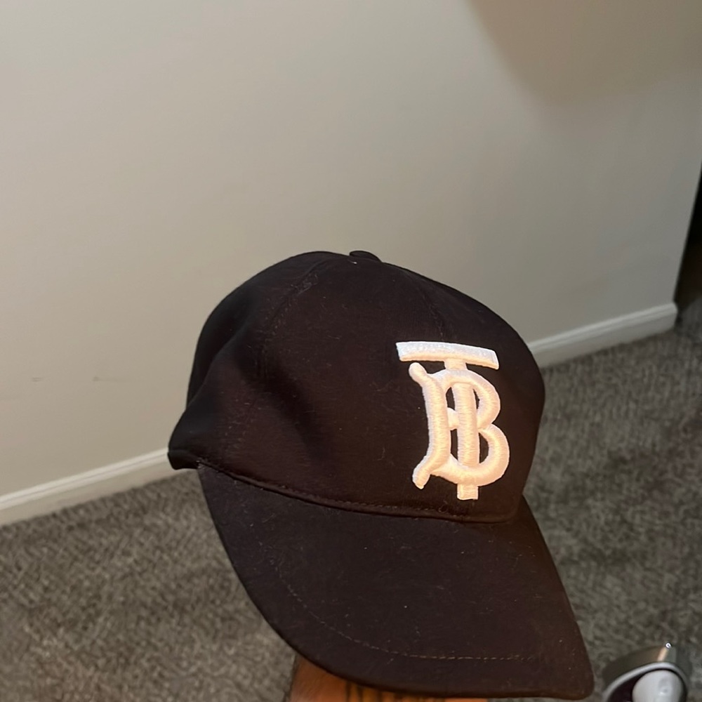 Burberry hat 100% authentic